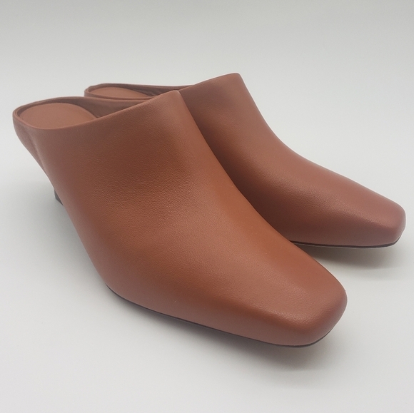 226- Vince Benita Women's Mules Genuine Leather Size 7.5 NWT - Picture 1 of 10